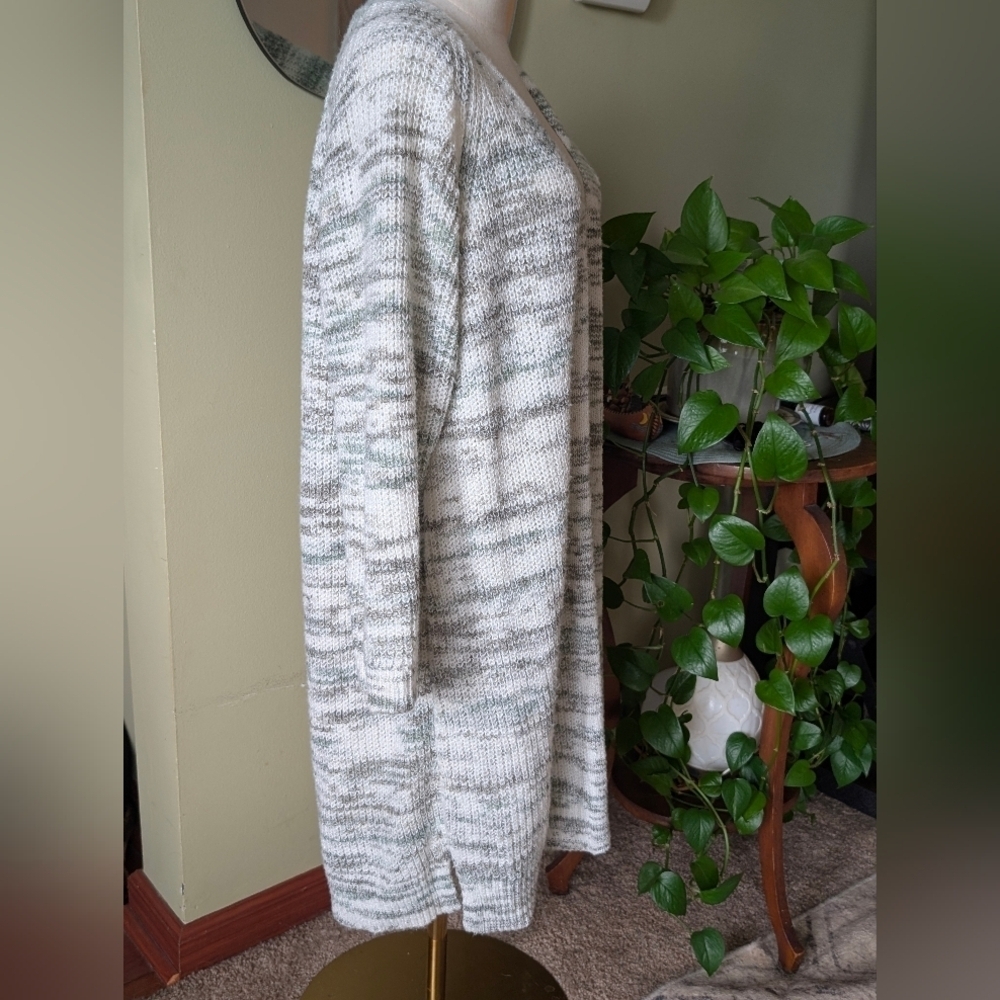 Cardigan - Picture 3 of 10